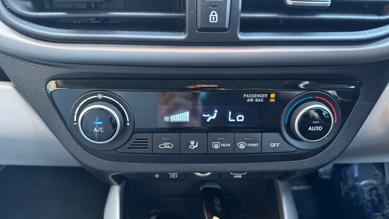 Hyundai i10 1.2 MPi Premium 5dr Auto Petrol Hatchback